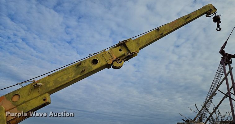 image for item DN7051 Broderson IC801B  crane