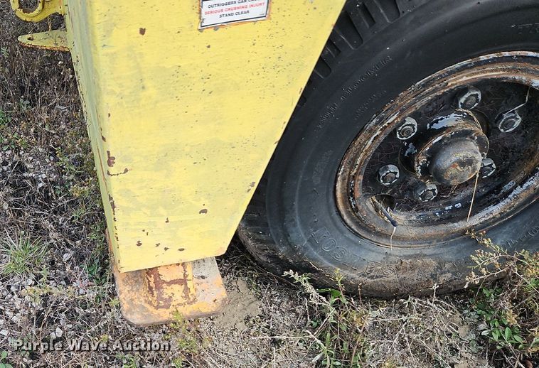 image for item DN7051 Broderson IC801B  crane