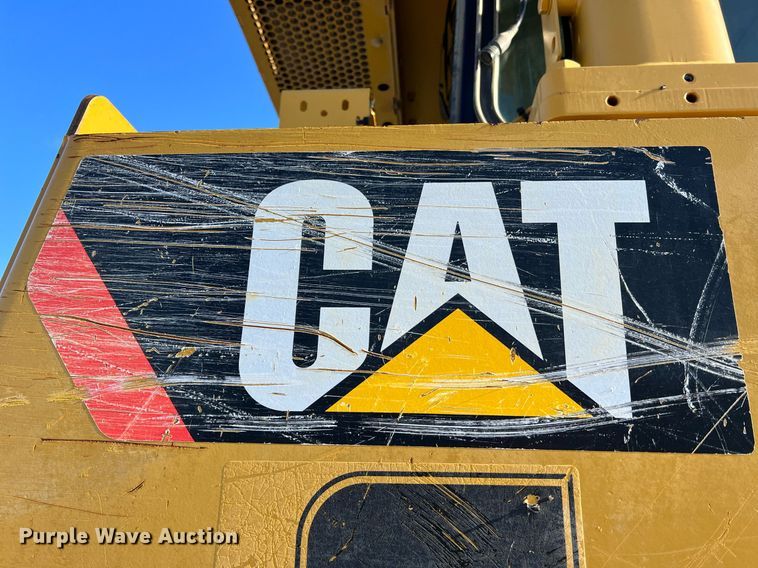 image for item DO2202 2011 Caterpillar D8T  dozer