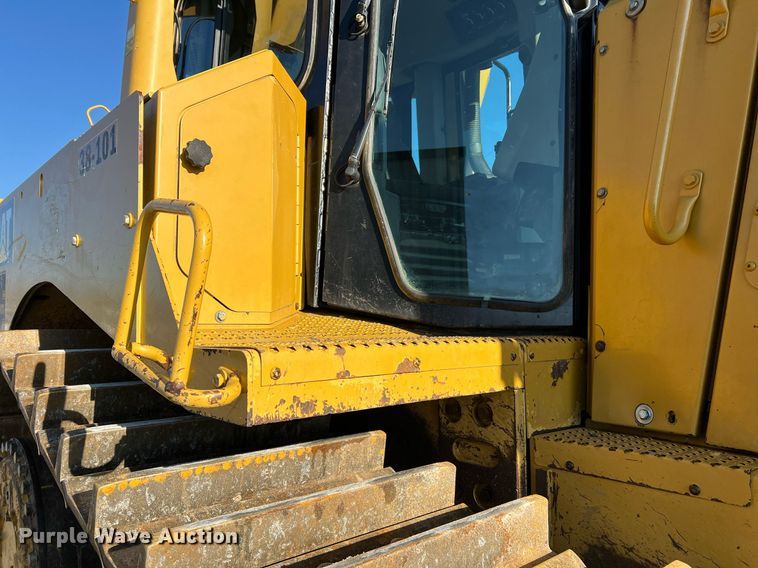 image for item DO2202 2011 Caterpillar D8T  dozer