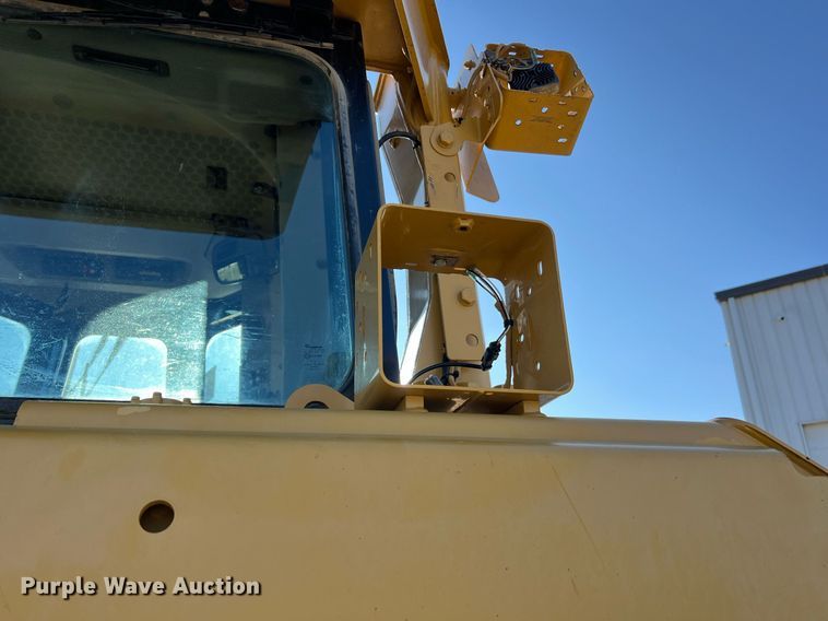 image for item DO2202 2011 Caterpillar D8T  dozer