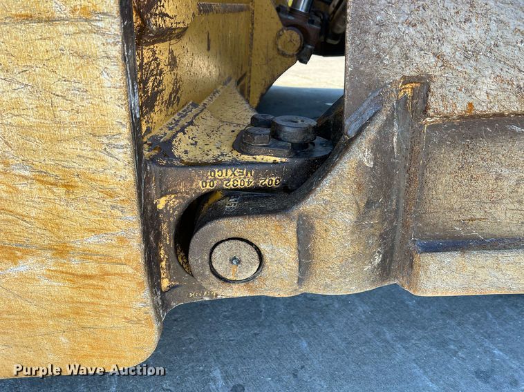 image for item DO2202 2011 Caterpillar D8T  dozer
