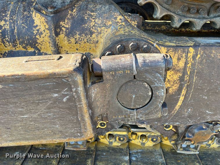 image for item DO2202 2011 Caterpillar D8T  dozer