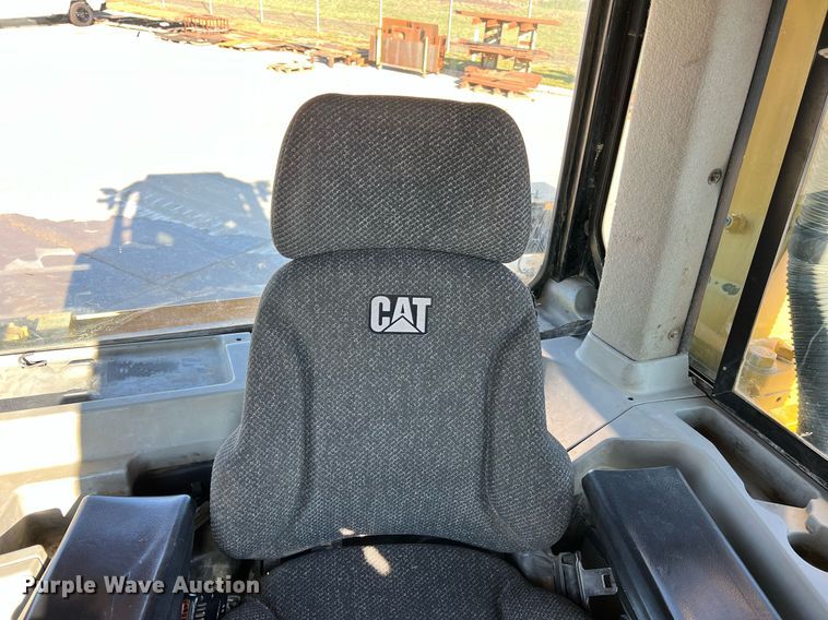 image for item DO2202 2011 Caterpillar D8T  dozer