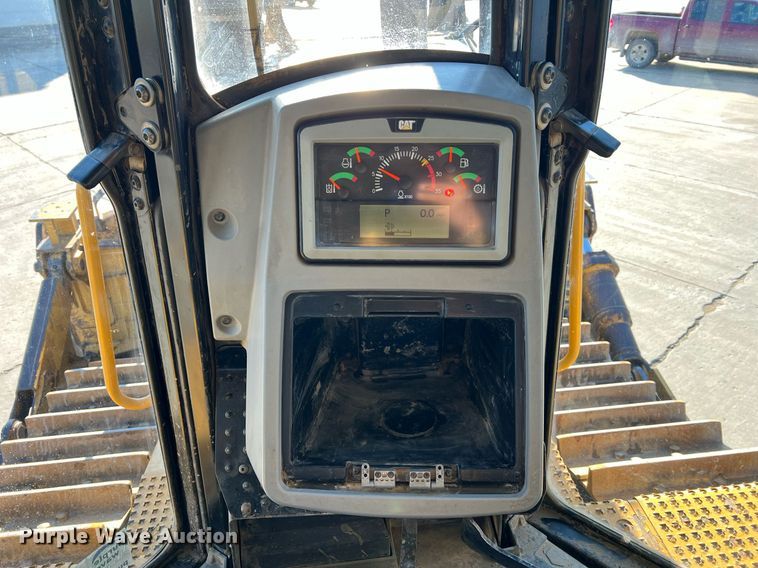image for item DO2202 2011 Caterpillar D8T  dozer