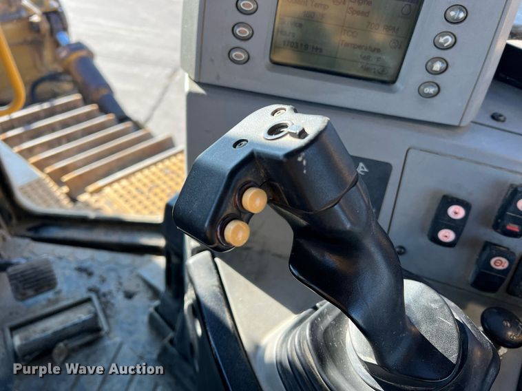 image for item DO2202 2011 Caterpillar D8T  dozer