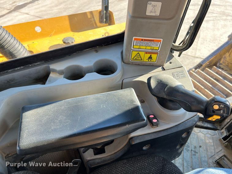 image for item DO2202 2011 Caterpillar D8T  dozer