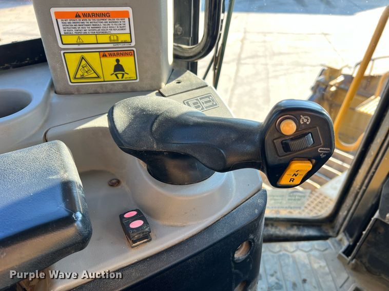 image for item DO2202 2011 Caterpillar D8T  dozer