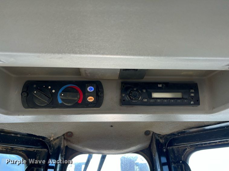 image for item DO2202 2011 Caterpillar D8T  dozer