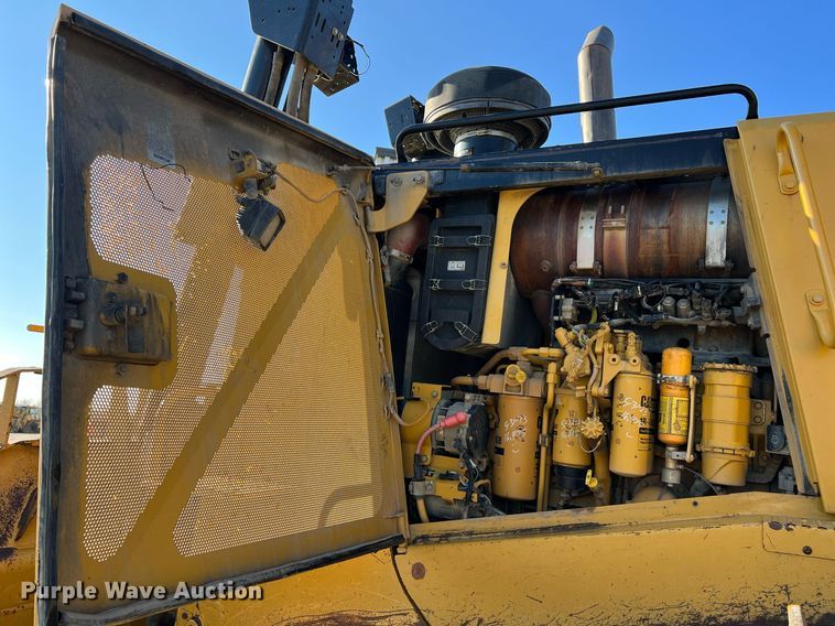 image for item DO2202 2011 Caterpillar D8T  dozer