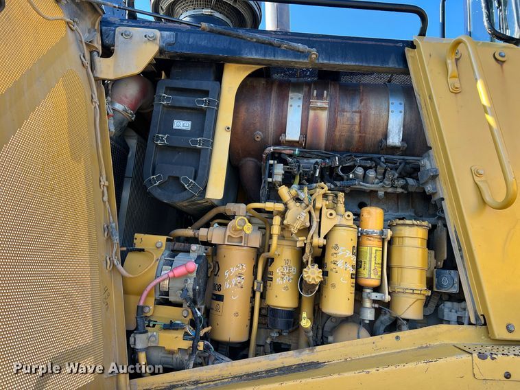 image for item DO2202 2011 Caterpillar D8T  dozer