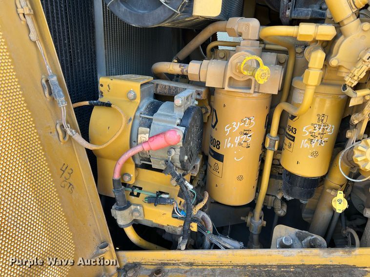 image for item DO2202 2011 Caterpillar D8T  dozer