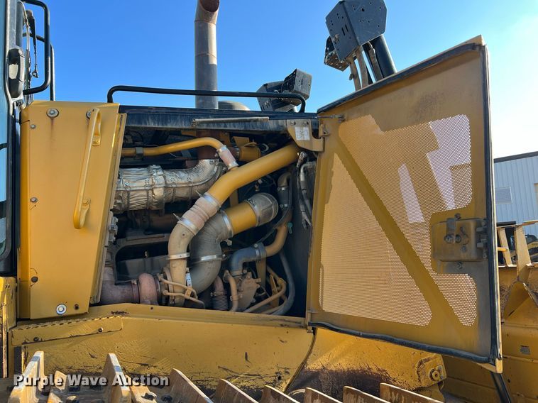 image for item DO2202 2011 Caterpillar D8T  dozer