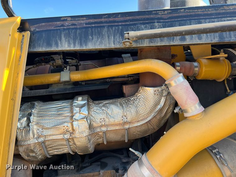 image for item DO2202 2011 Caterpillar D8T  dozer