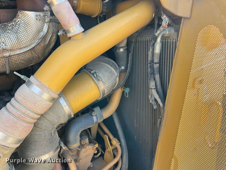 image for item DO2202 2011 Caterpillar D8T  dozer