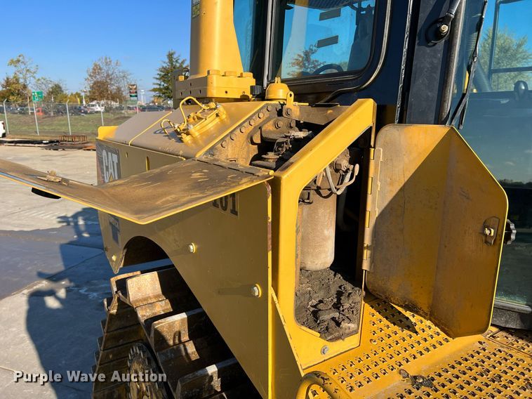 image for item DO2202 2011 Caterpillar D8T  dozer