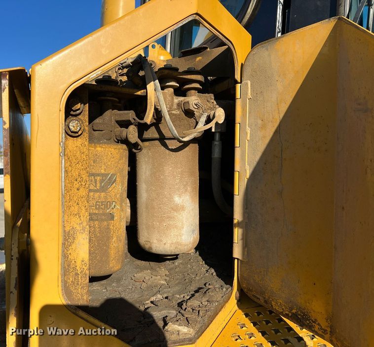 image for item DO2202 2011 Caterpillar D8T  dozer