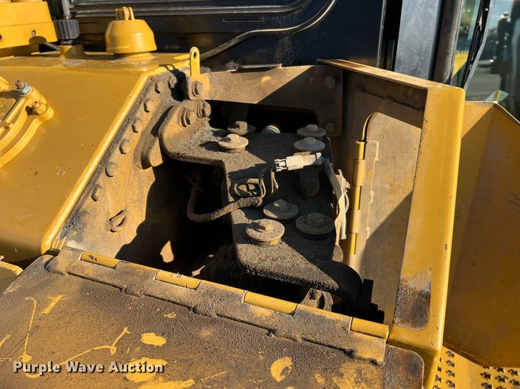 image for item DO2202 2011 Caterpillar D8T  dozer