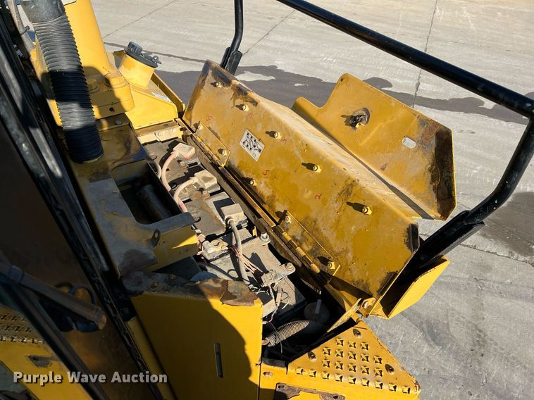 image for item DO2202 2011 Caterpillar D8T  dozer