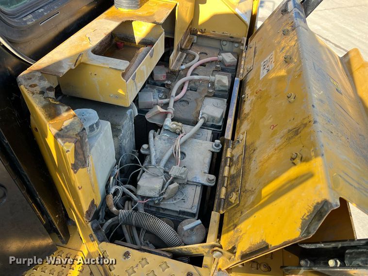image for item DO2202 2011 Caterpillar D8T  dozer
