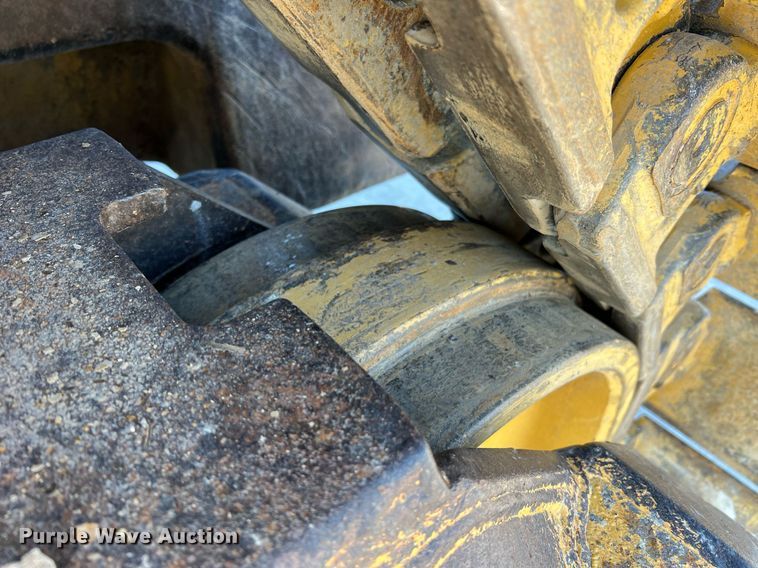 image for item DO2202 2011 Caterpillar D8T  dozer