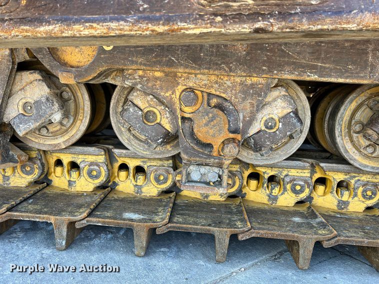 image for item DO2202 2011 Caterpillar D8T  dozer