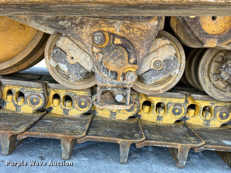 image for item DO2202 2011 Caterpillar D8T  dozer