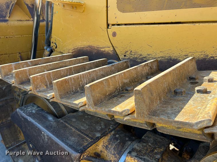 image for item DO2202 2011 Caterpillar D8T  dozer