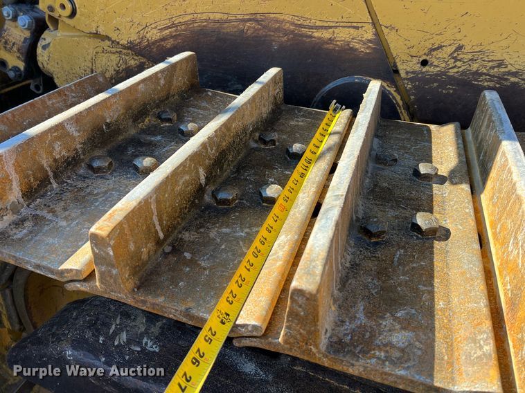 image for item DO2202 2011 Caterpillar D8T  dozer