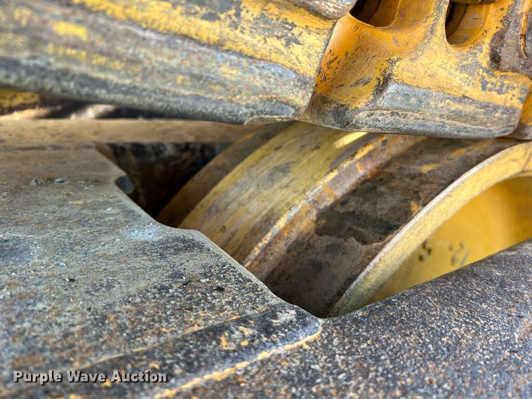 image for item DO2202 2011 Caterpillar D8T  dozer