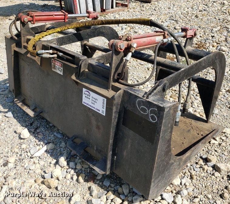 image for item DO3045 Skid steer grapple bucket