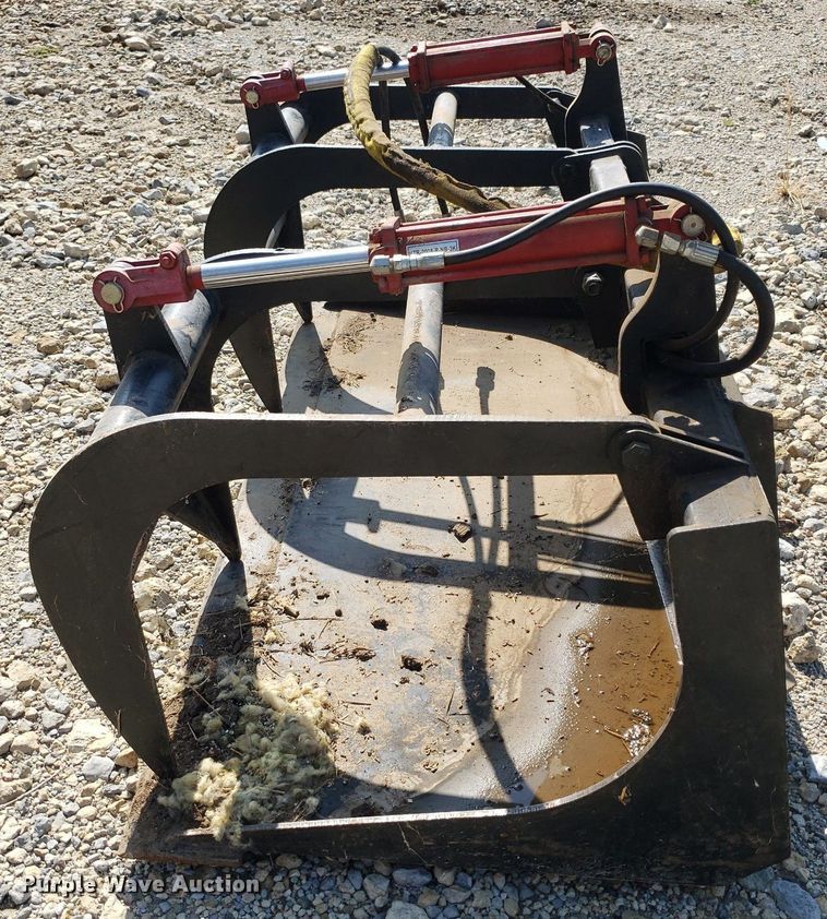 image for item DO3045 Skid steer grapple bucket