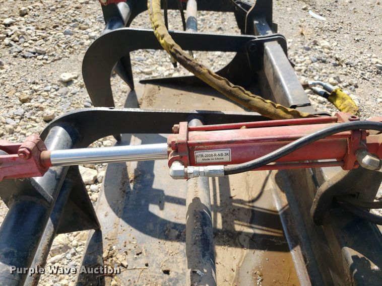 image for item DO3045 Skid steer grapple bucket