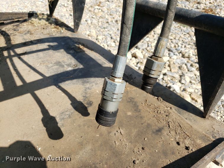 image for item DO3045 Skid steer grapple bucket