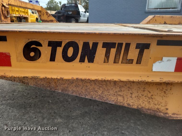 image for item DO4697 1998 Econoline Trailers LP217TE  equipment trailer