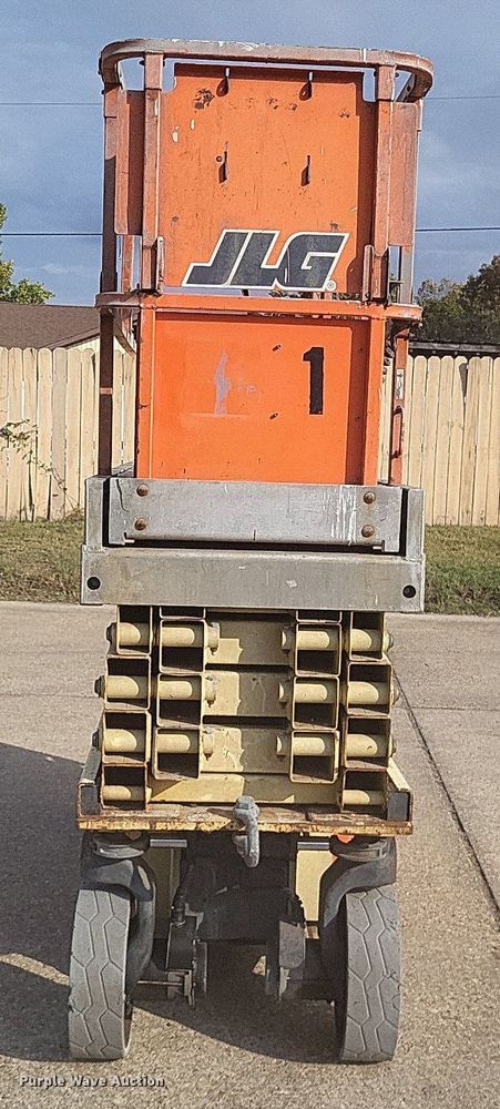 image for item DO4699 2007 JLG 2630ES  scissor lift