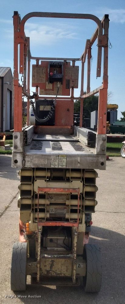 image for item DO4699 2007 JLG 2630ES  scissor lift