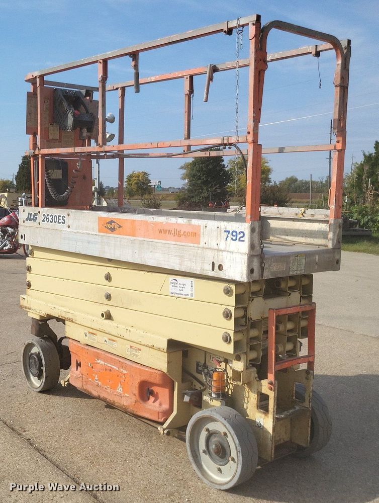 image for item DO4699 2007 JLG 2630ES  scissor lift