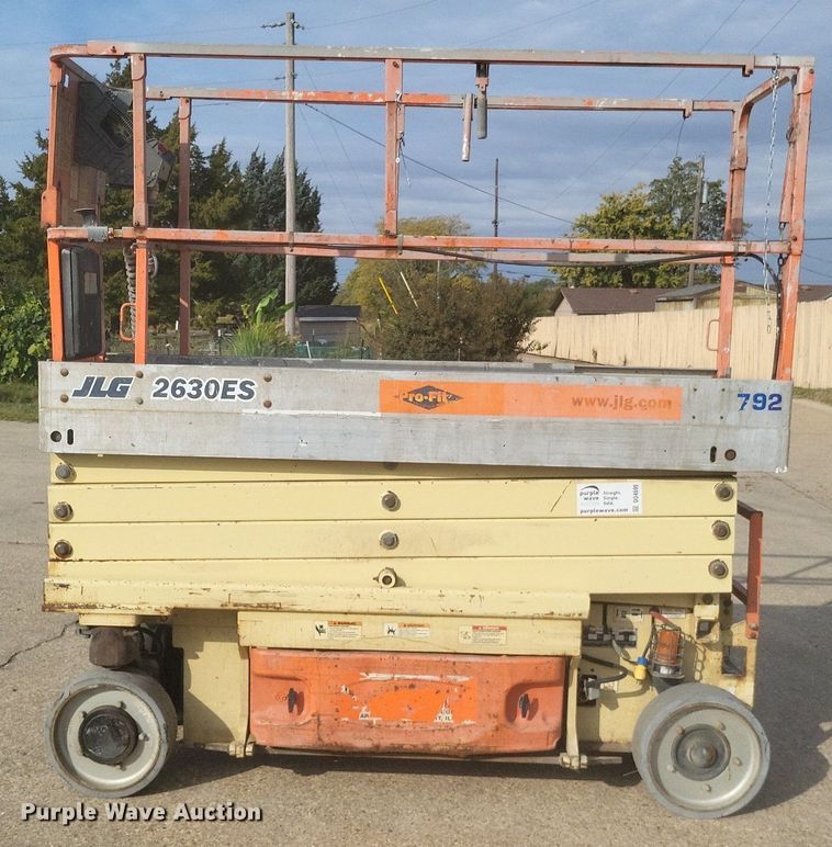 image for item DO4699 2007 JLG 2630ES  scissor lift