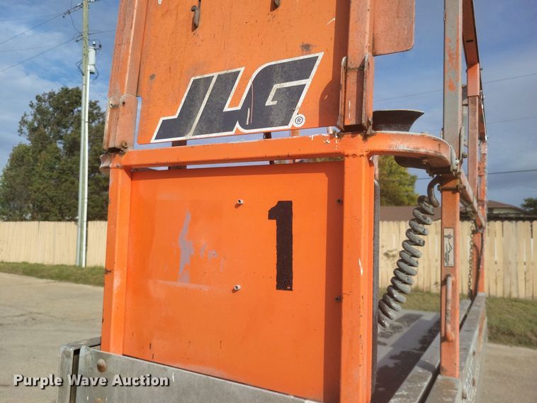 image for item DO4699 2007 JLG 2630ES  scissor lift