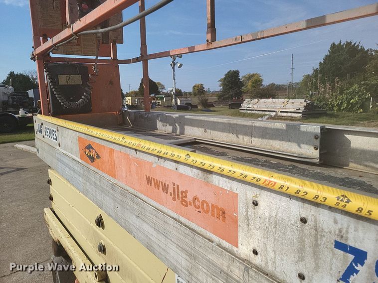 image for item DO4699 2007 JLG 2630ES  scissor lift