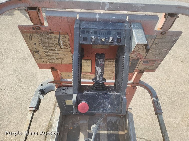 image for item DO4699 2007 JLG 2630ES  scissor lift
