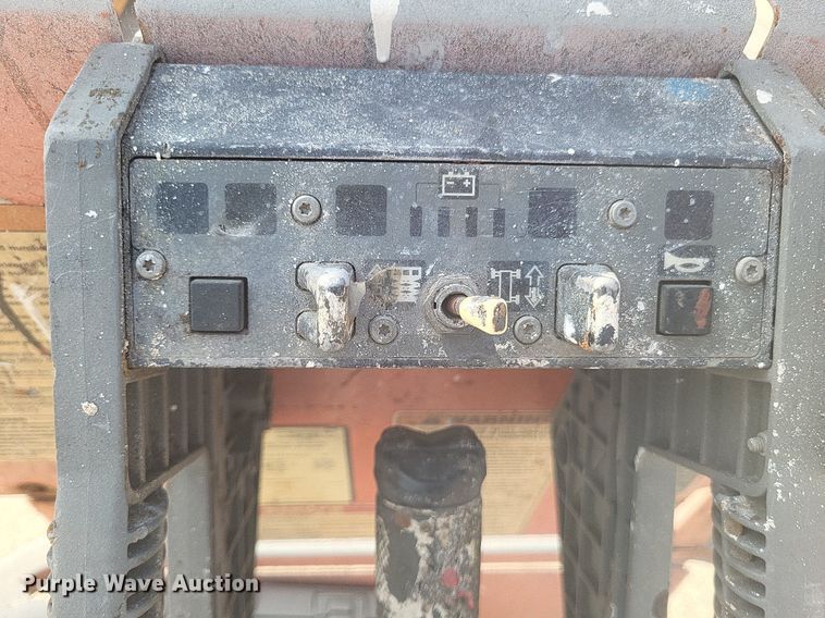 image for item DO4699 2007 JLG 2630ES  scissor lift