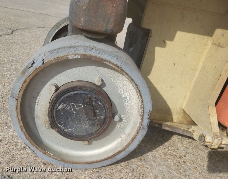 image for item DO4699 2007 JLG 2630ES  scissor lift