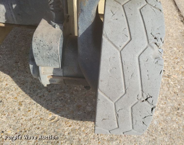 image for item DO4699 2007 JLG 2630ES  scissor lift