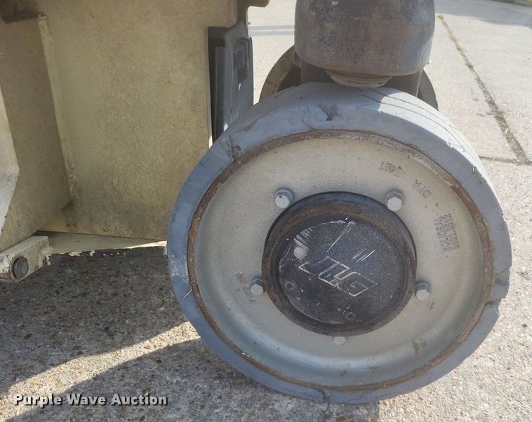 image for item DO4699 2007 JLG 2630ES  scissor lift