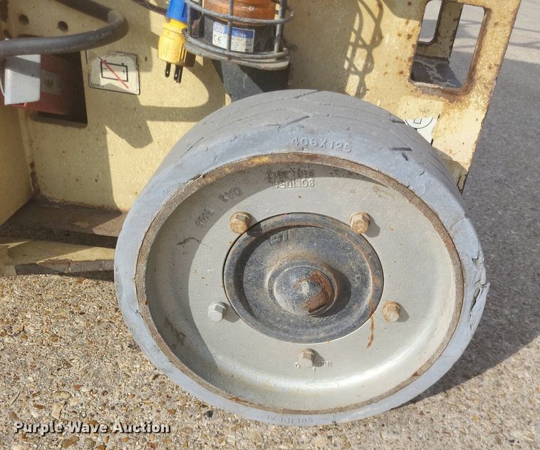 image for item DO4699 2007 JLG 2630ES  scissor lift