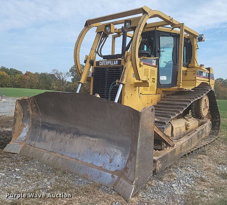 image for item DO4700 2004 Caterpillar D6R XW Series II  dozer