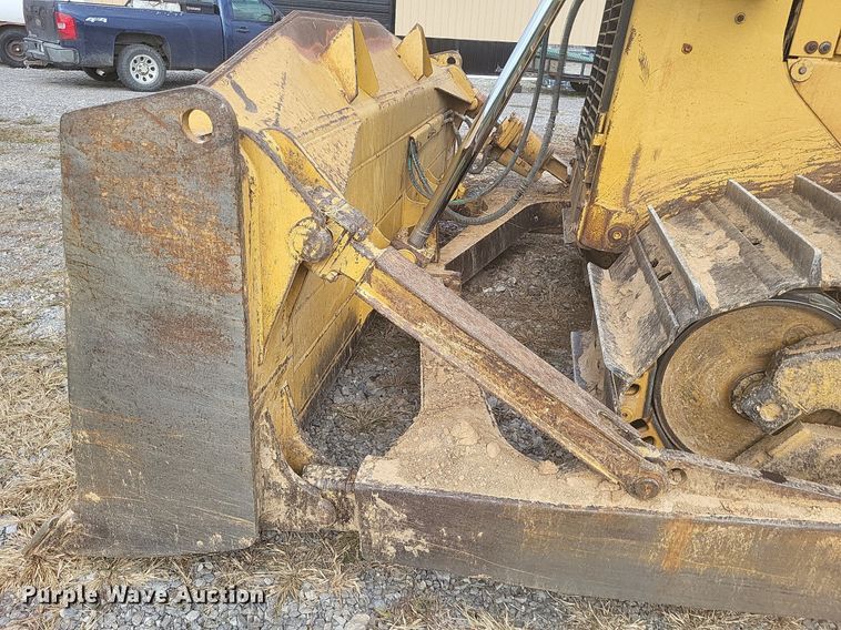 image for item DO4700 2004 Caterpillar D6R XW Series II  dozer
