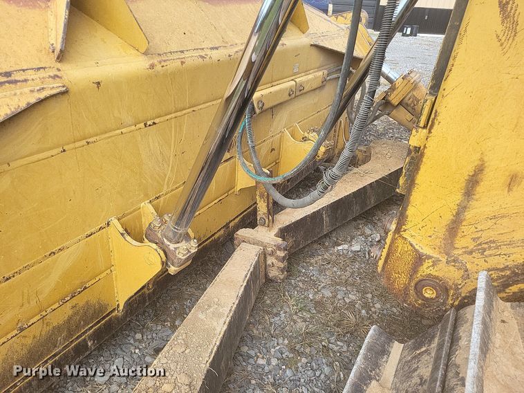 image for item DO4700 2004 Caterpillar D6R XW Series II  dozer